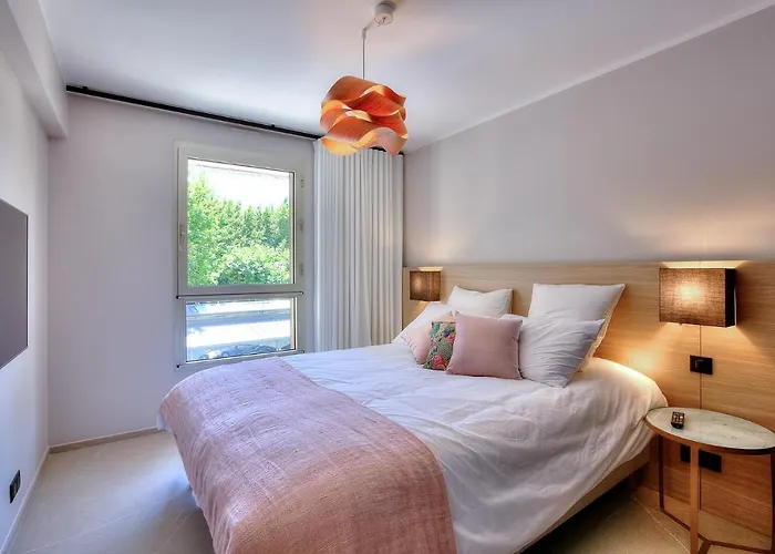 Luxury Flat With Balcony - City Center Cannes