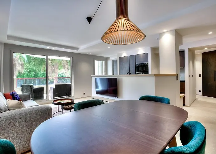 Luxury Flat With Balcony - City Center Cannes
