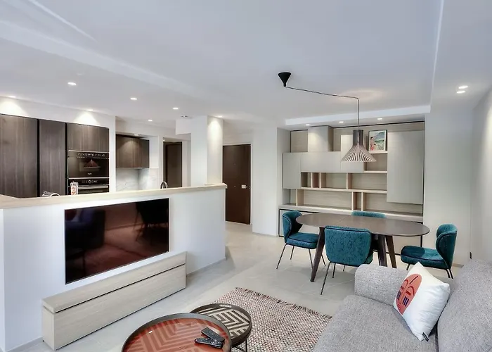 Luxury Flat With Balcony - City Center Cannes