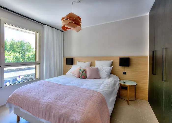 Luxury Flat With Balcony - City Center Cannes